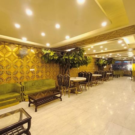 Hotel Waterfall Paschim Vihar Delhi Bagian luar foto