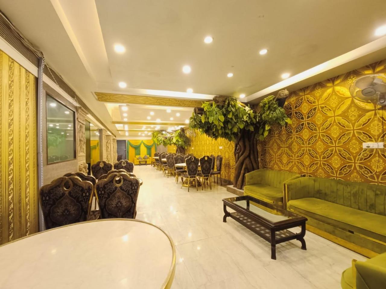 Hotel Waterfall Paschim Vihar Delhi Bagian luar foto
